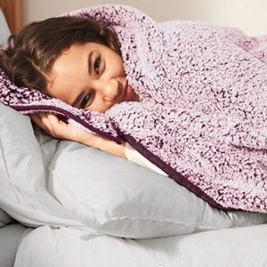 VS PINK SHERPA BLANKET MAROON SOFT AND COZY